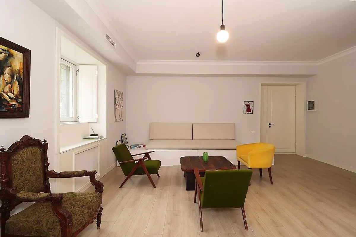Mtatsminda Cozy Apt: Central & Comfy - By Wehost Tiflis Gürcistan