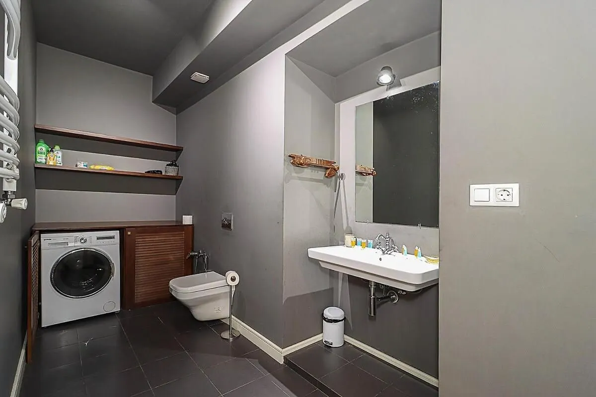 Daire Mtatsminda Cozy Apt: Central & Comfy - By Wehost Tiflis Gürcistan