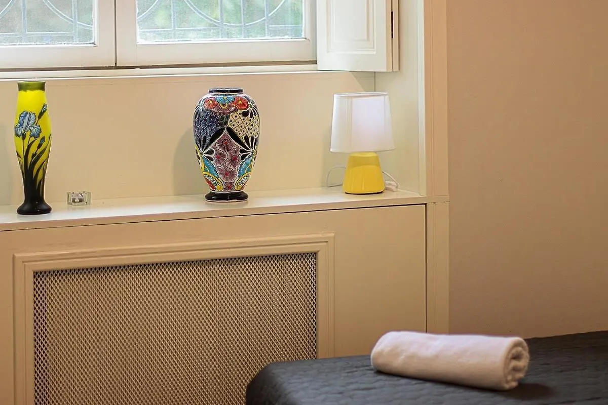 Mtatsminda Cozy Apt: Central & Comfy - By Wehost Tiflis Daire