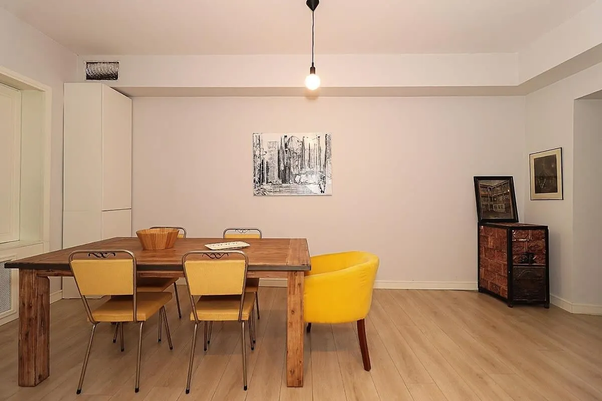 Mtatsminda Cozy Apt: Central & Comfy - By Wehost Tiflis Gürcistan