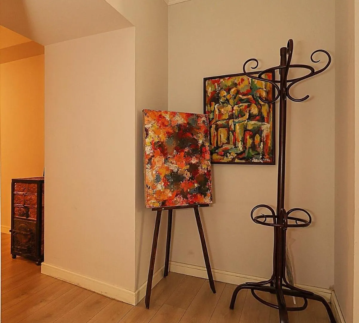 Daire Mtatsminda Cozy Apt: Central & Comfy - By Wehost Tiflis